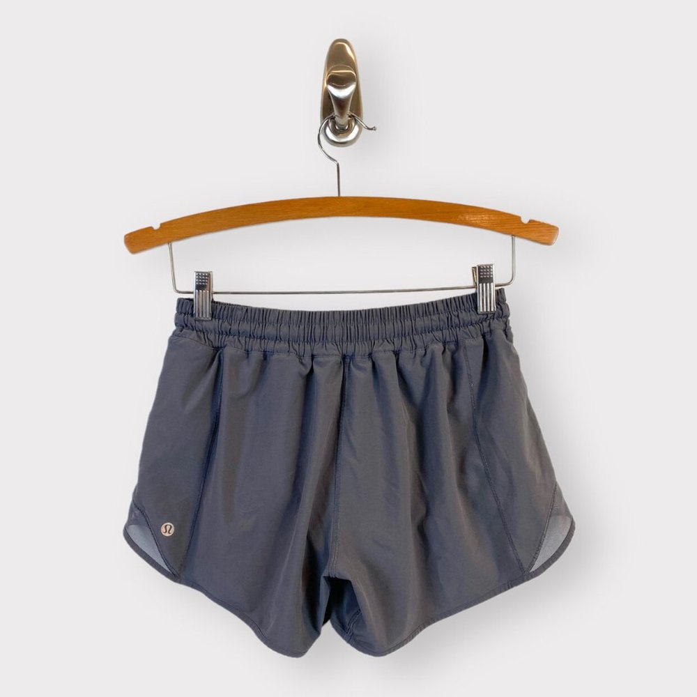 🔴SOLD🔴Lululemon Hotty Hot Short II (Long 4") Dark Carbon - Picture 3 of 5